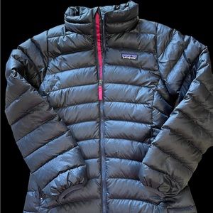 Patagonia Puffy Slim Longer style Sz 12 GUC with small rip - Black and Fuchsia